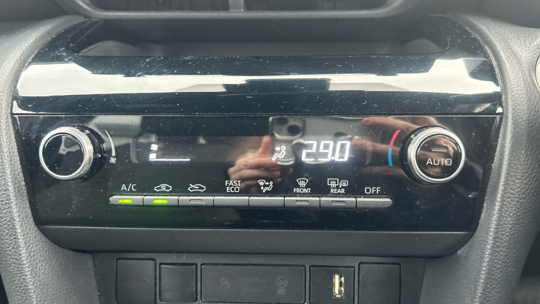 Toyota Yaris Cross 1.5 Hybrid Design 5dr CVT Hybrid Estate